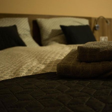 Apartmany Pilot Velka Hledsebe ภายนอก รูปภาพ