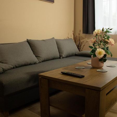 Apartmany Pilot Velka Hledsebe ภายนอก รูปภาพ