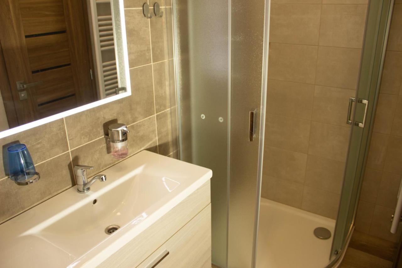 Apartmany Pilot Velka Hledsebe ภายนอก รูปภาพ