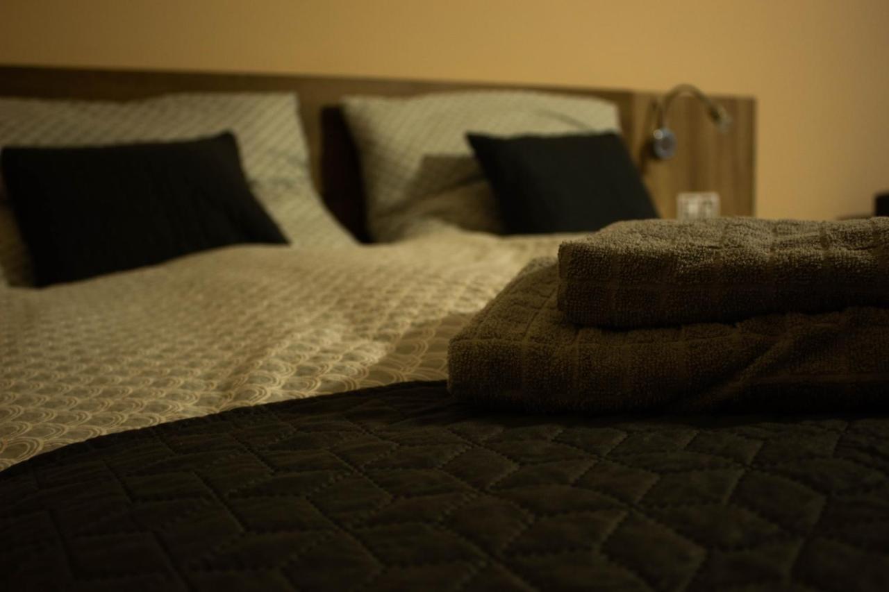 Apartmany Pilot Velka Hledsebe ภายนอก รูปภาพ