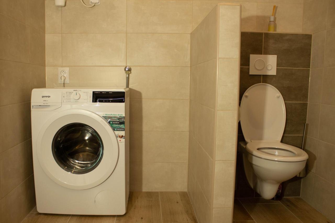 Apartmany Pilot Velka Hledsebe ภายนอก รูปภาพ