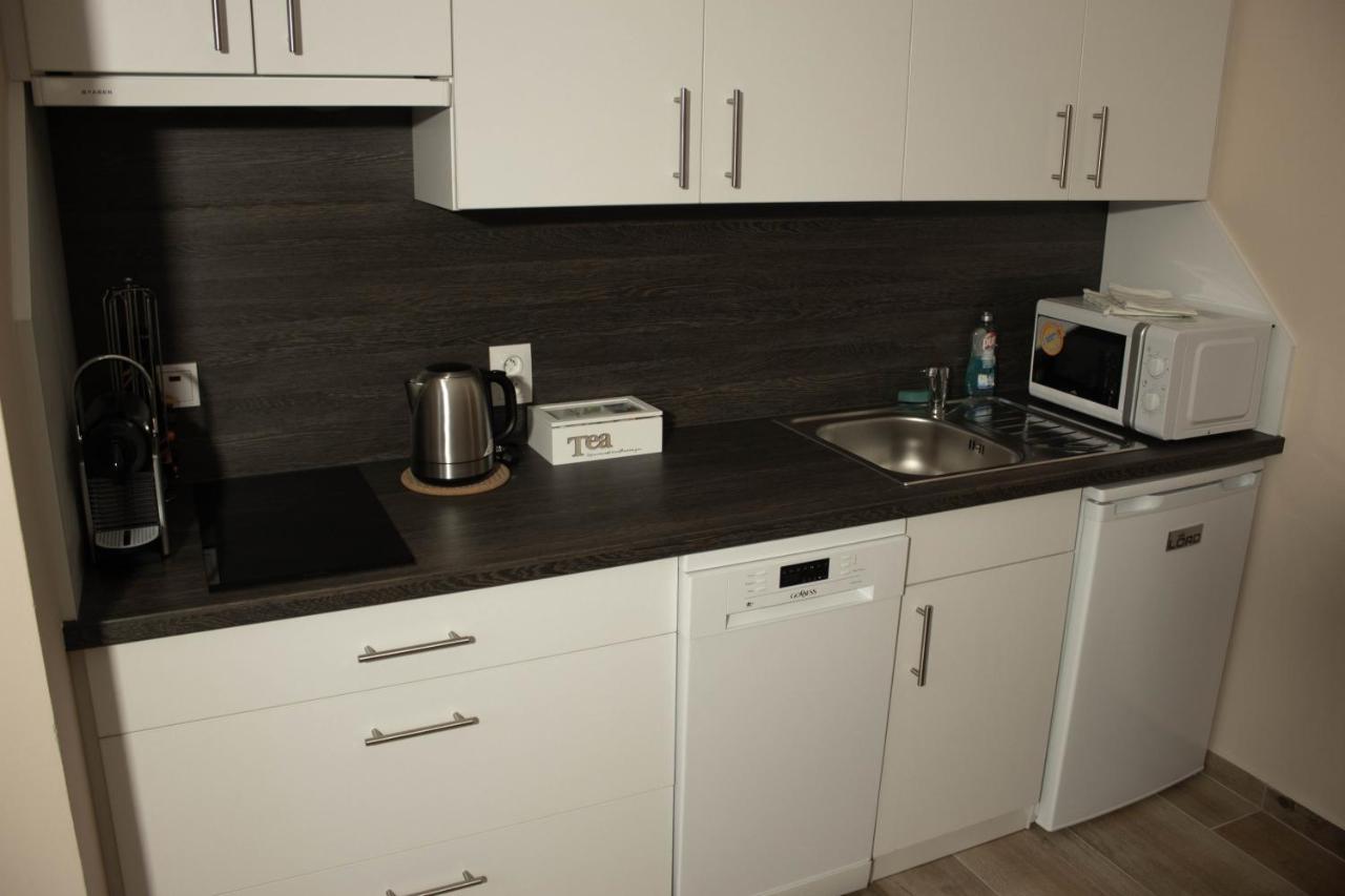 Apartmany Pilot Velka Hledsebe ภายนอก รูปภาพ