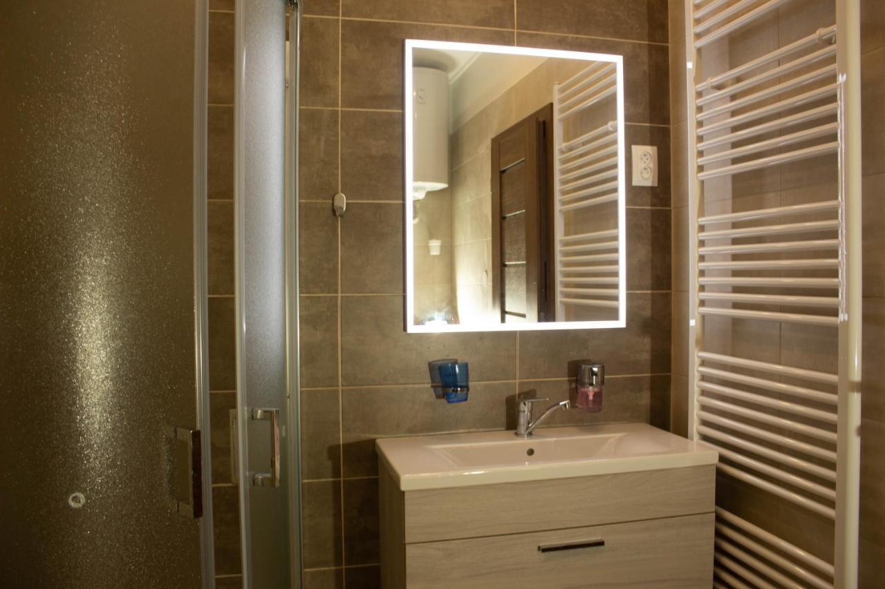 Apartmany Pilot Velka Hledsebe ภายนอก รูปภาพ